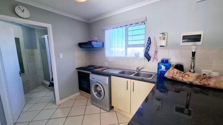 1 Bedroom Property for Sale in Hartenbos Central Western Cape